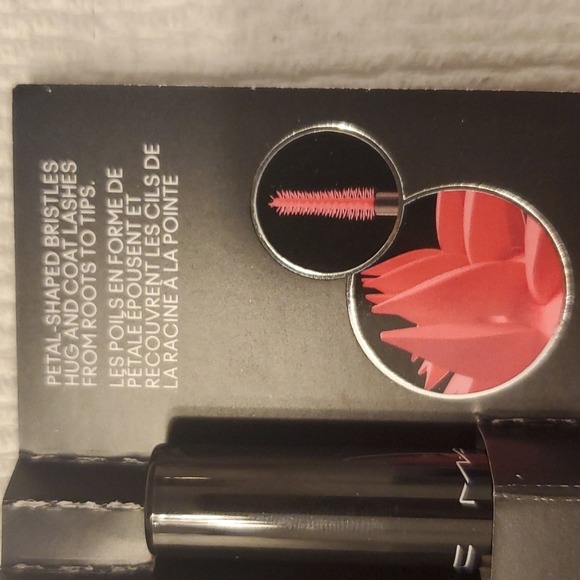 MAC  STACK MASCARA - Picture 3 of 6